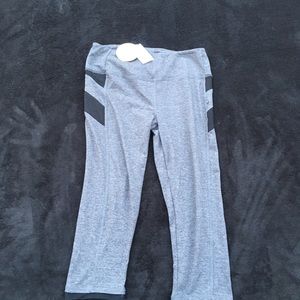 Brand new women’s yoga pants size LG